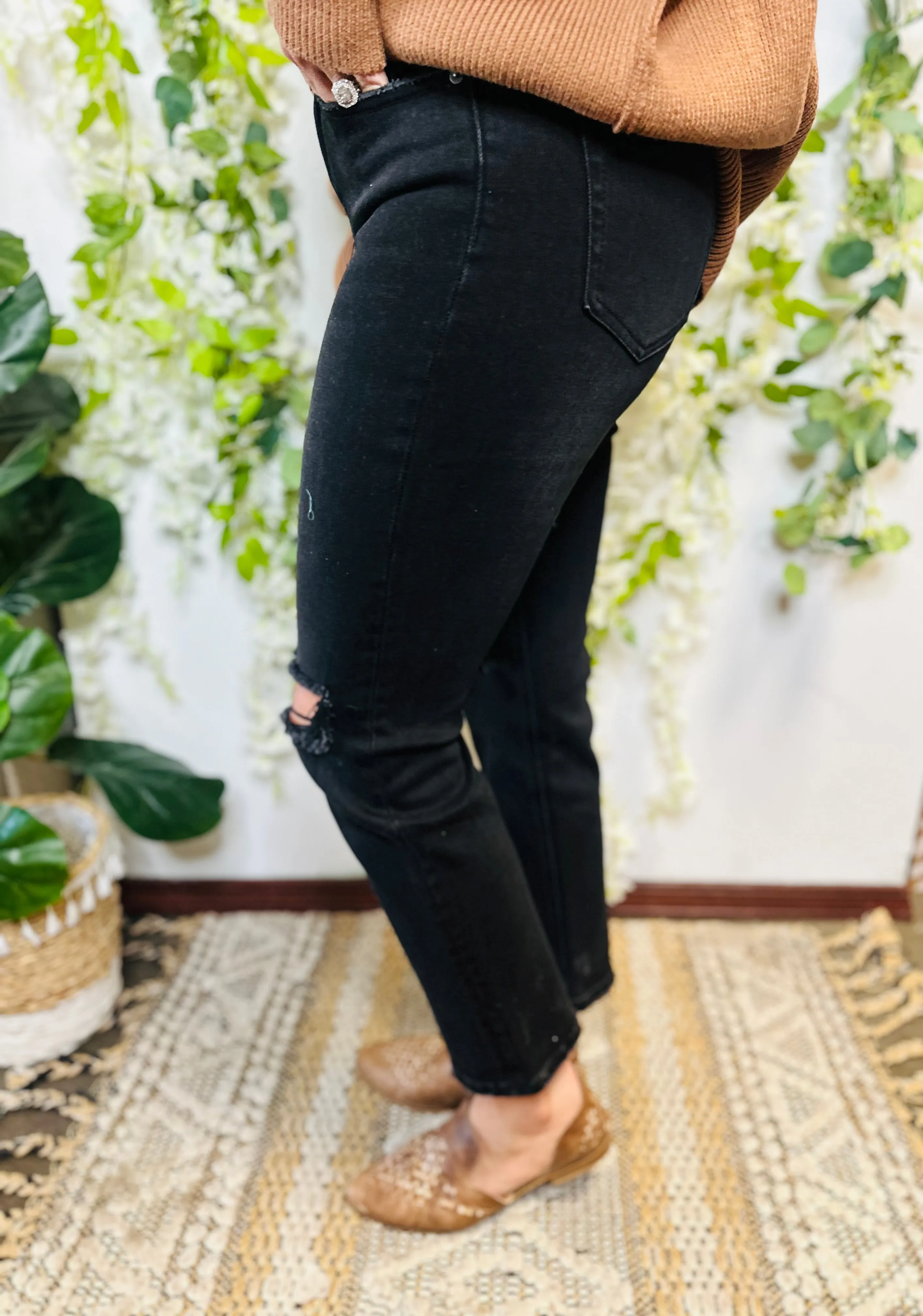 Rance Black Cropped Destressed Jean