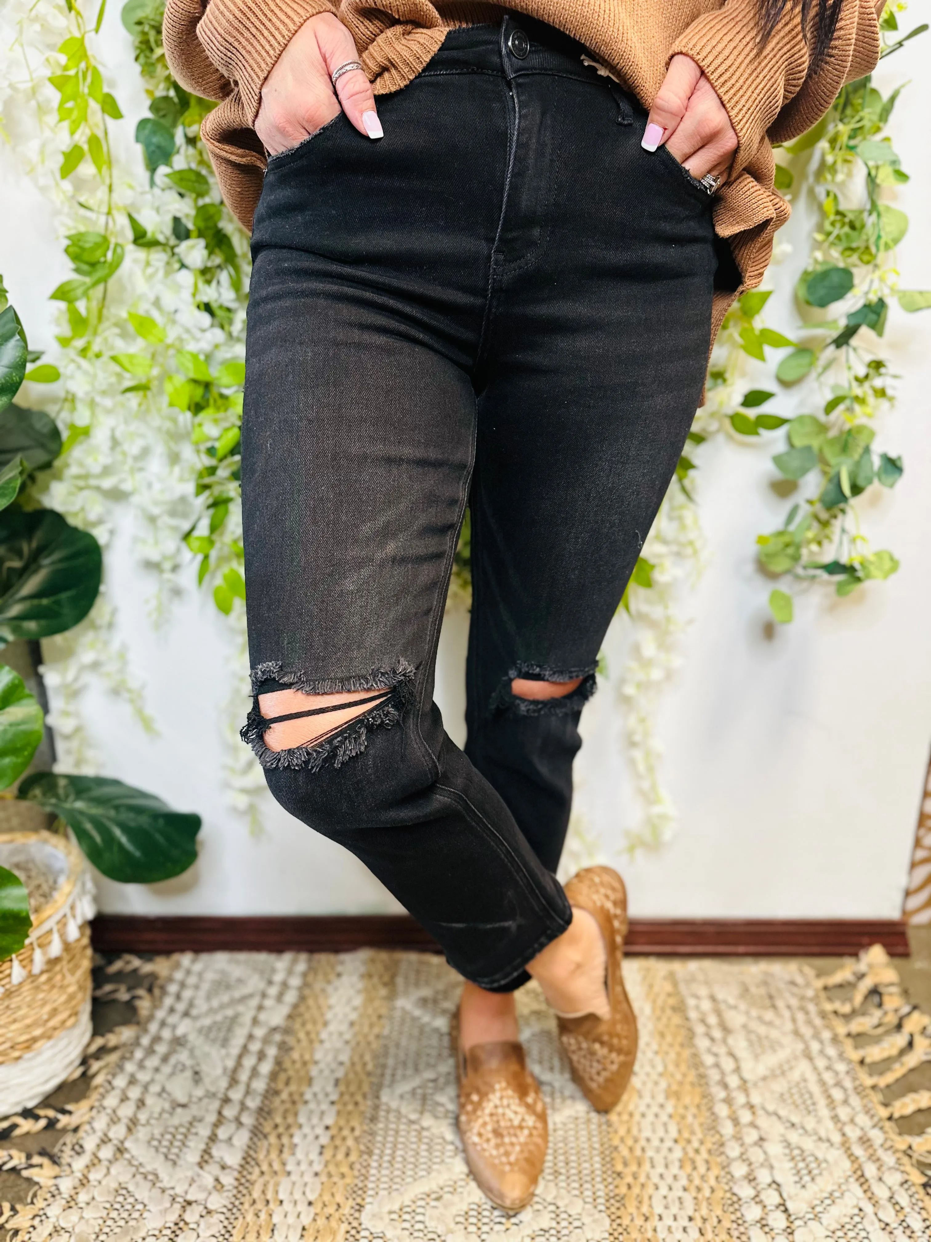 Rance Black Cropped Destressed Jean
