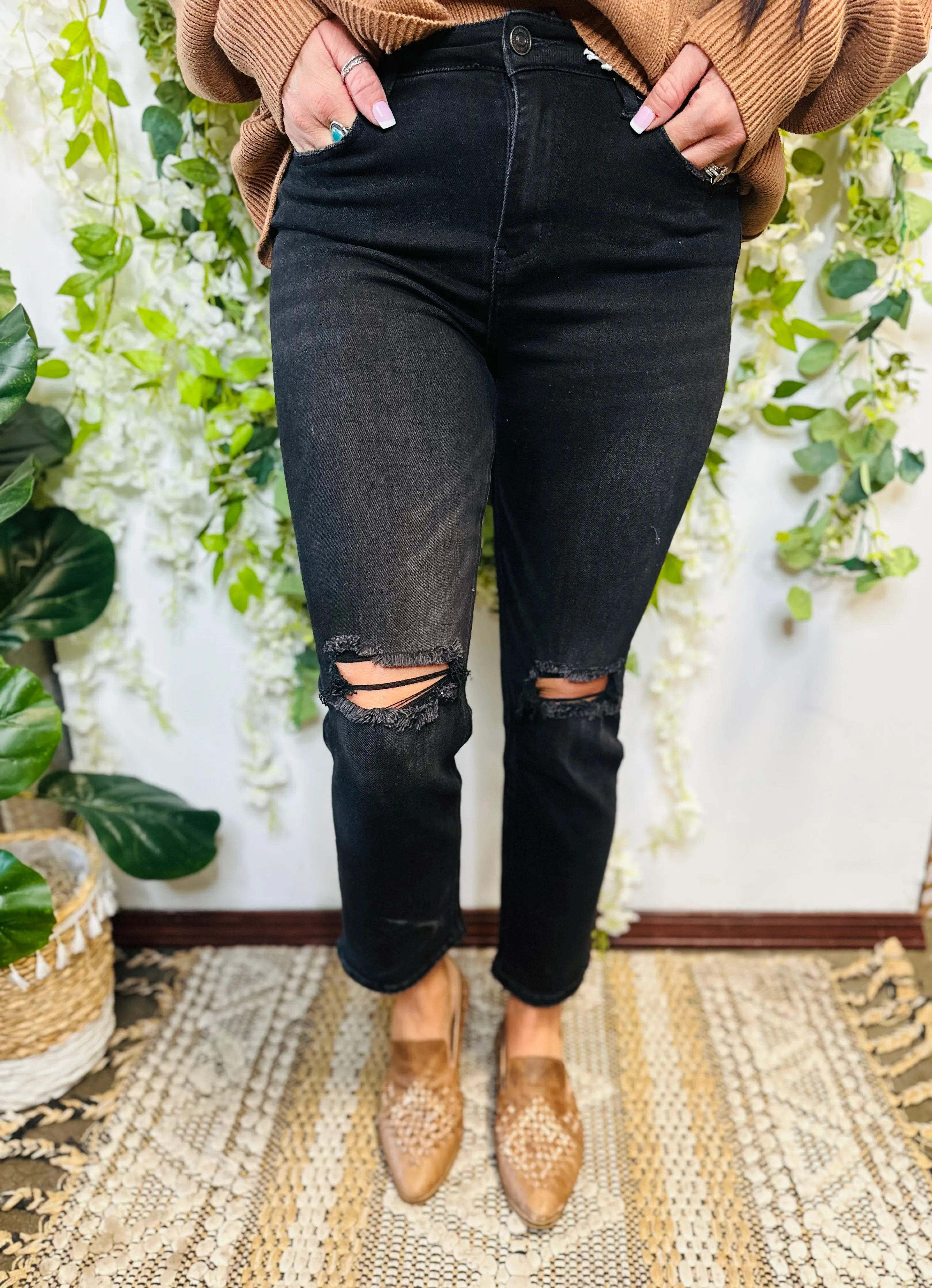 Rance Black Cropped Destressed Jean